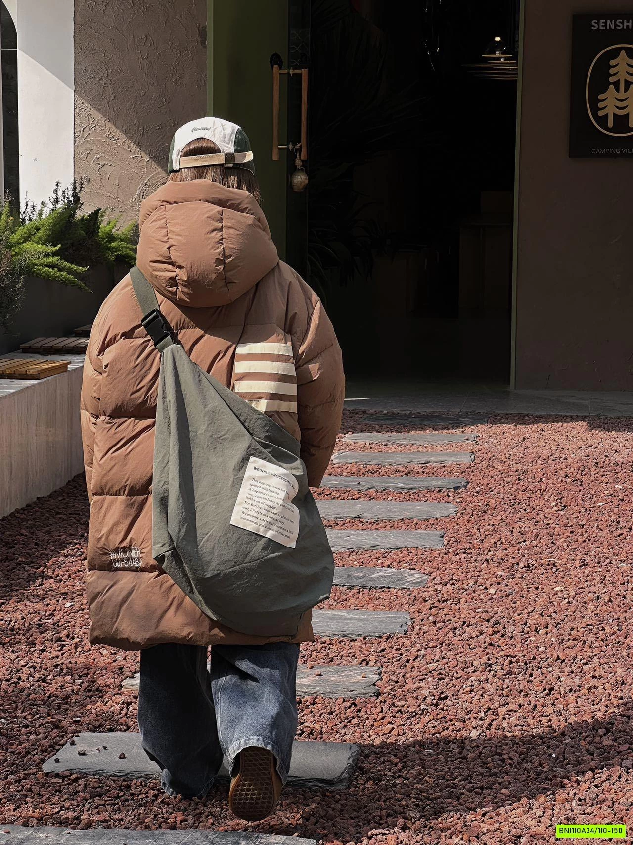 KHOÁC PHAO DÁNG DÀI KẺ TAY