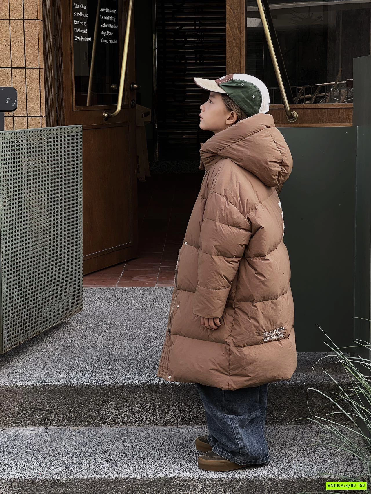 KHOÁC PHAO DÁNG DÀI KẺ TAY