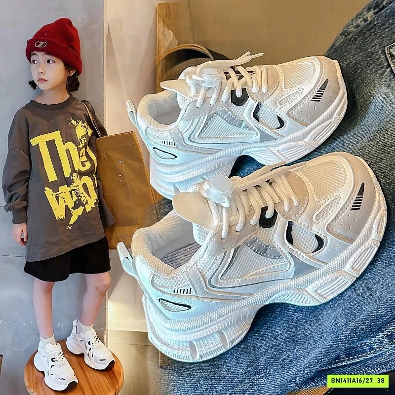 SNEAKER TRẮNG QUỐC DÂN