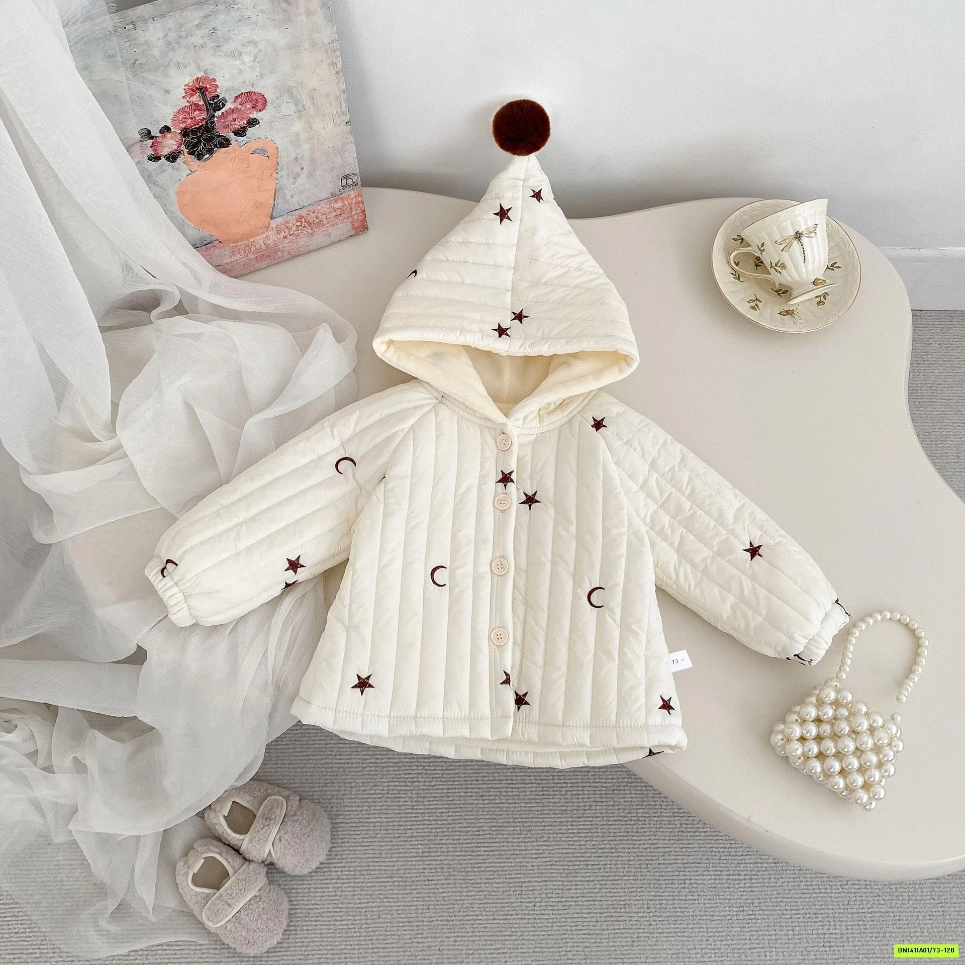 KHOÁC PHAO LÓT NHUNG MŨ GẮN BÔNG