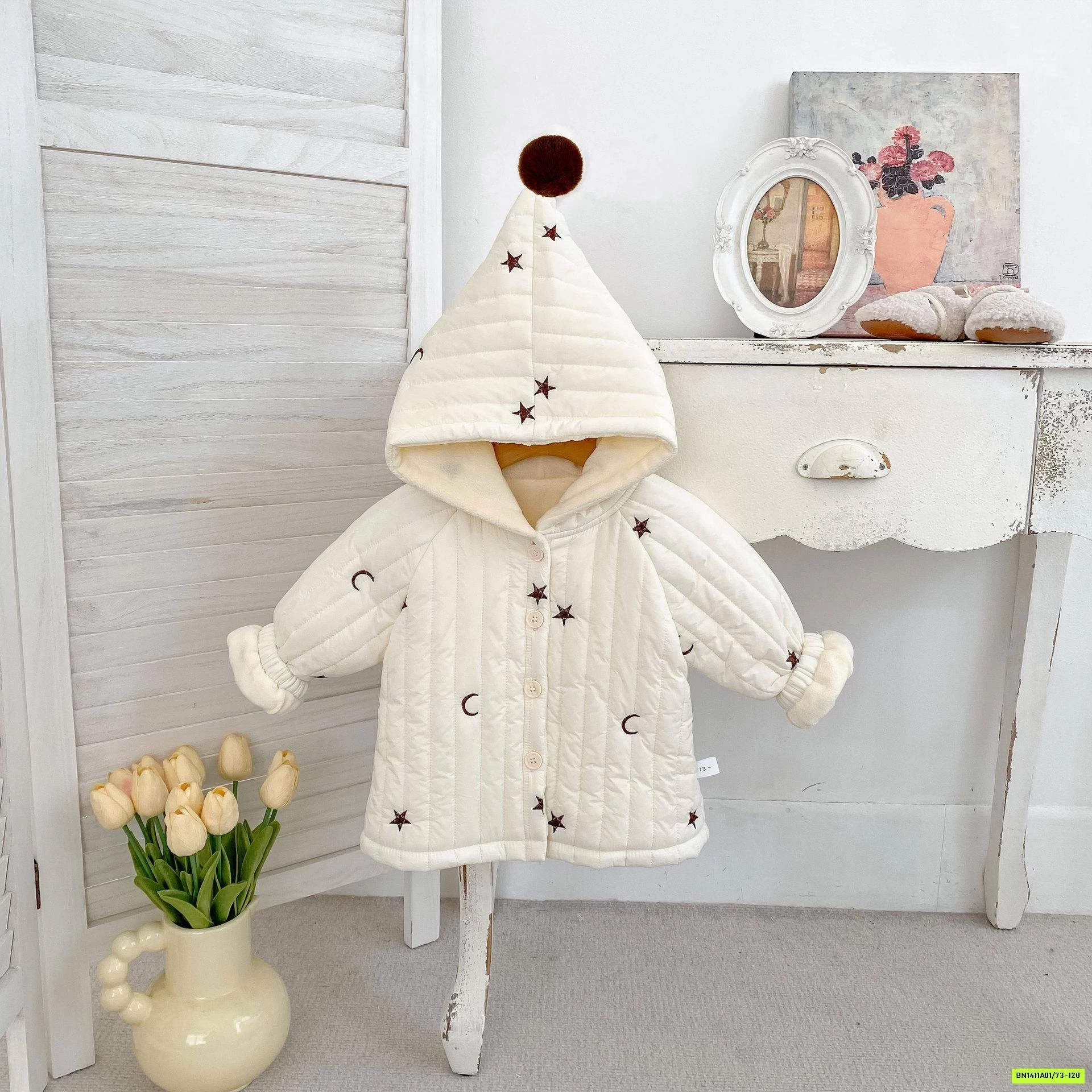 KHOÁC PHAO LÓT NHUNG MŨ GẮN BÔNG