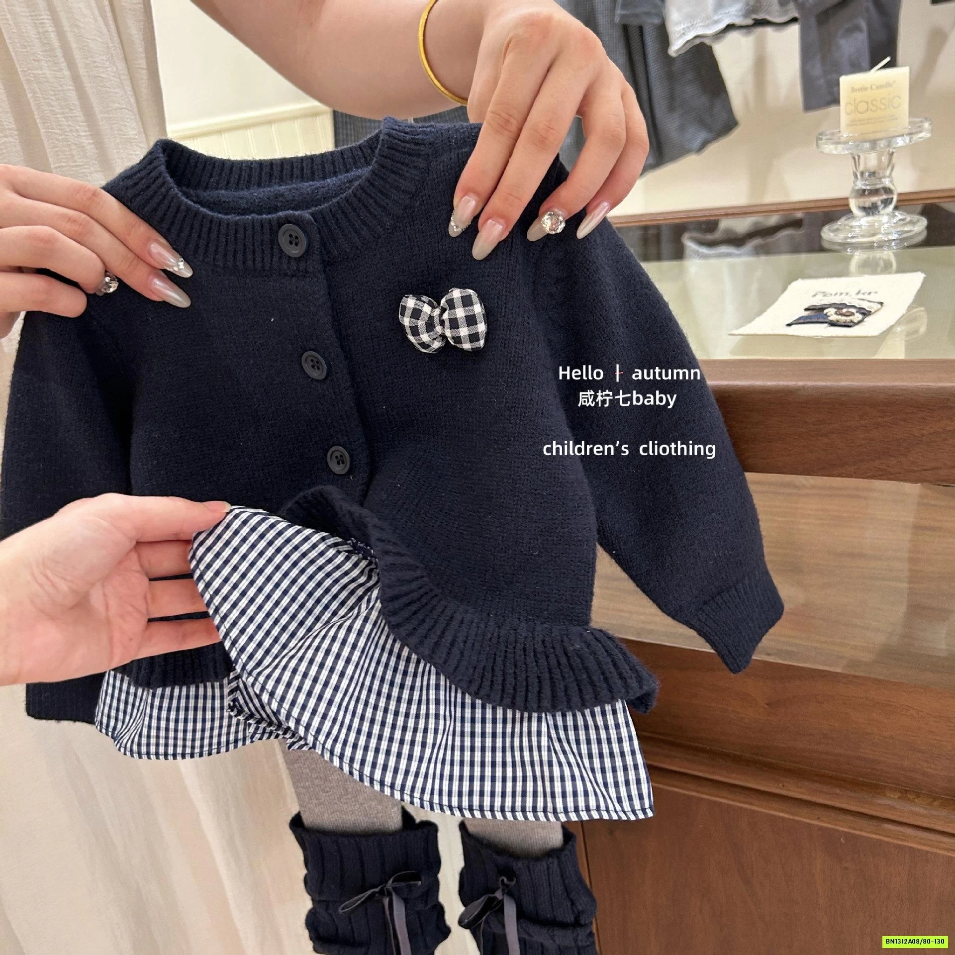 SÉT LEN KITTY XANH THAN VIỀN BÈO