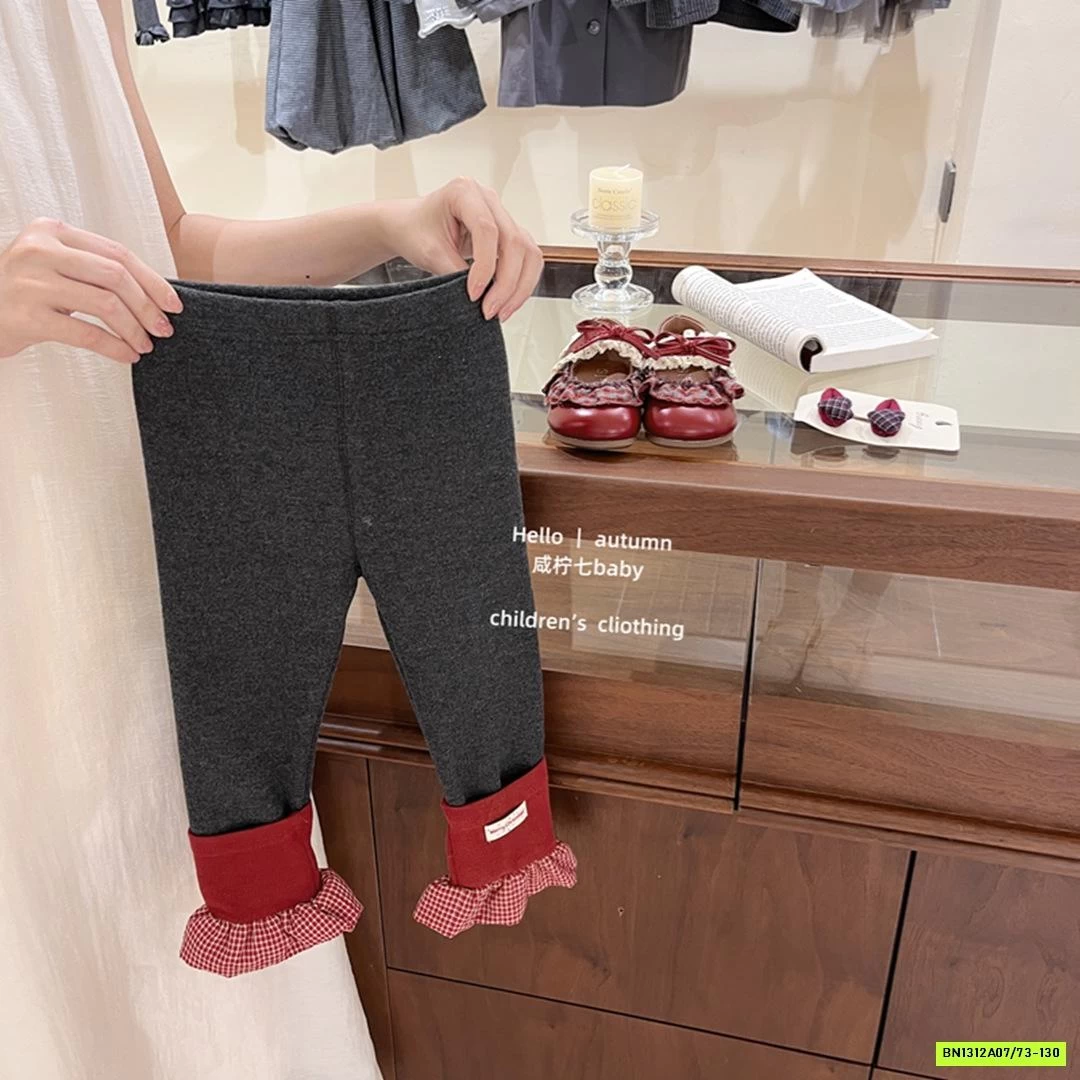 KHOÁC PHAO CARO ĐỎ MIX LEGGING