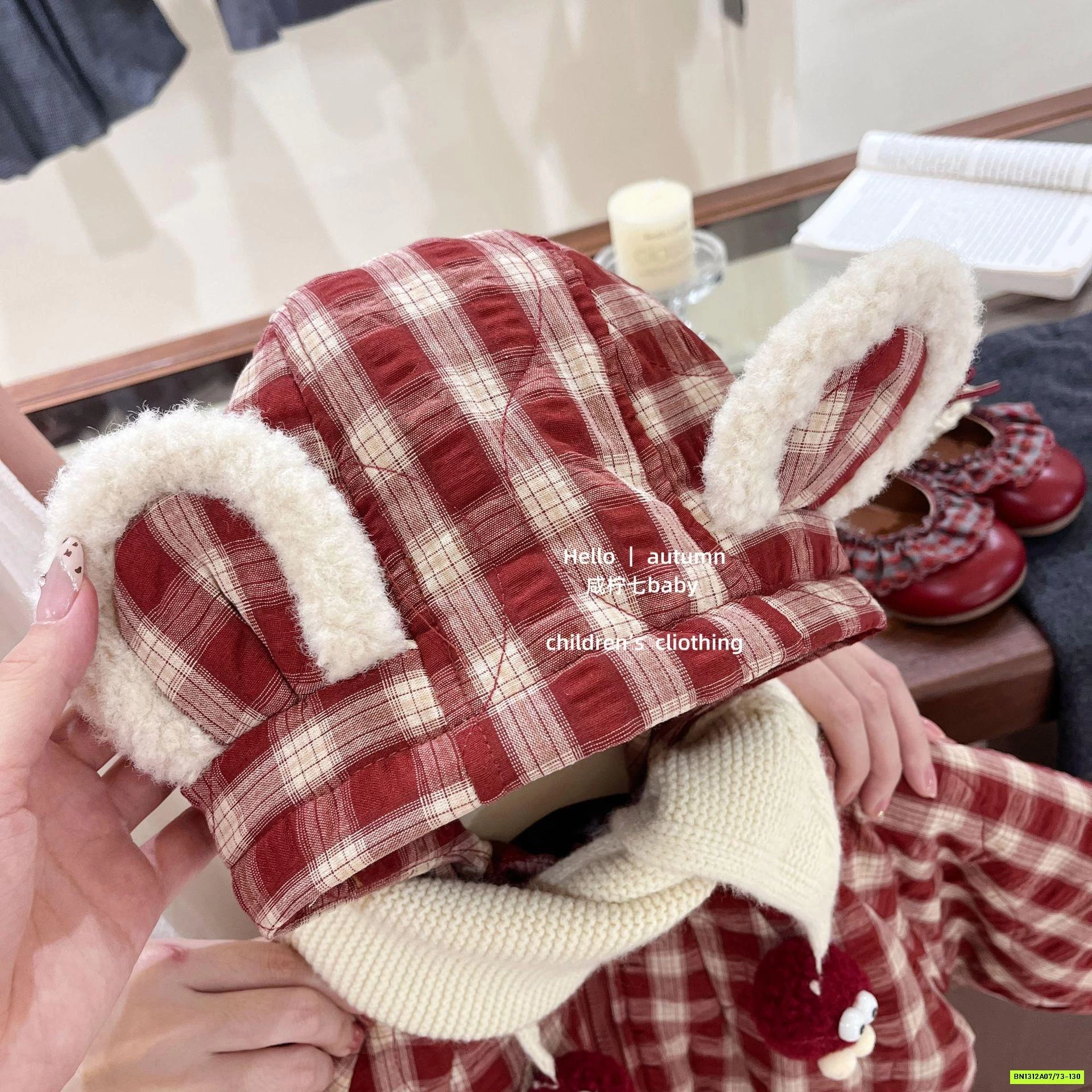 KHOÁC PHAO CARO ĐỎ MIX LEGGING