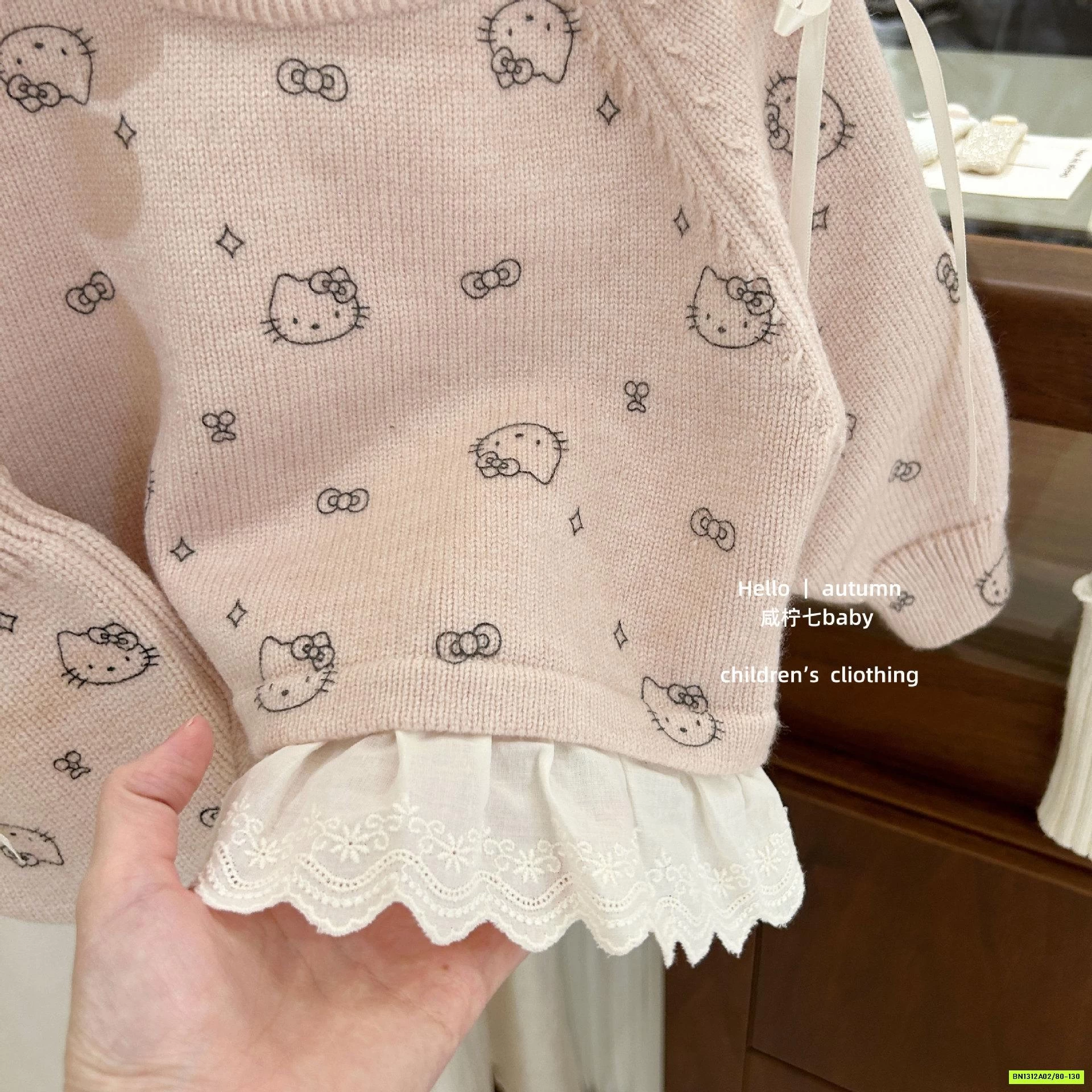 ÁO LEN HỒNG VIỀN REN MIX LEGGING KITTY