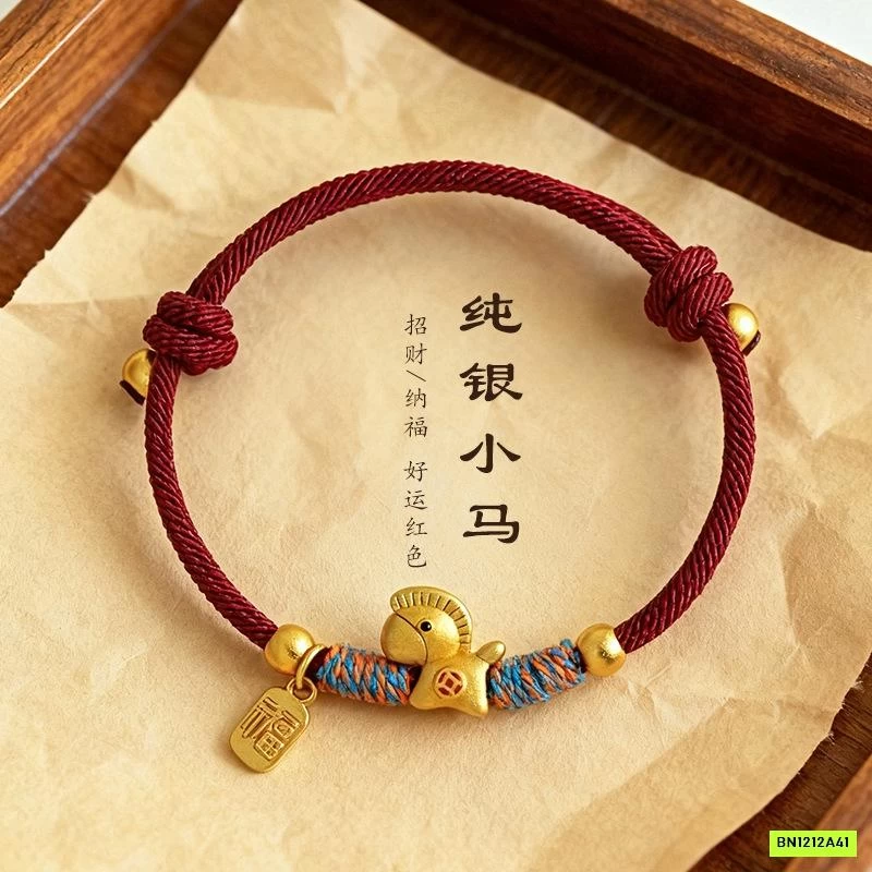 VÒNG TAY CHỈ ĐỎ MAY MẮN