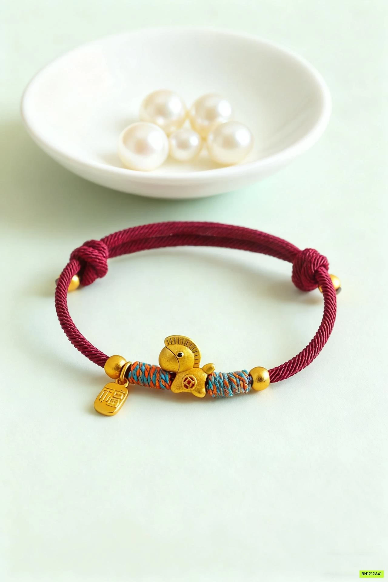 VÒNG TAY CHỈ ĐỎ MAY MẮN