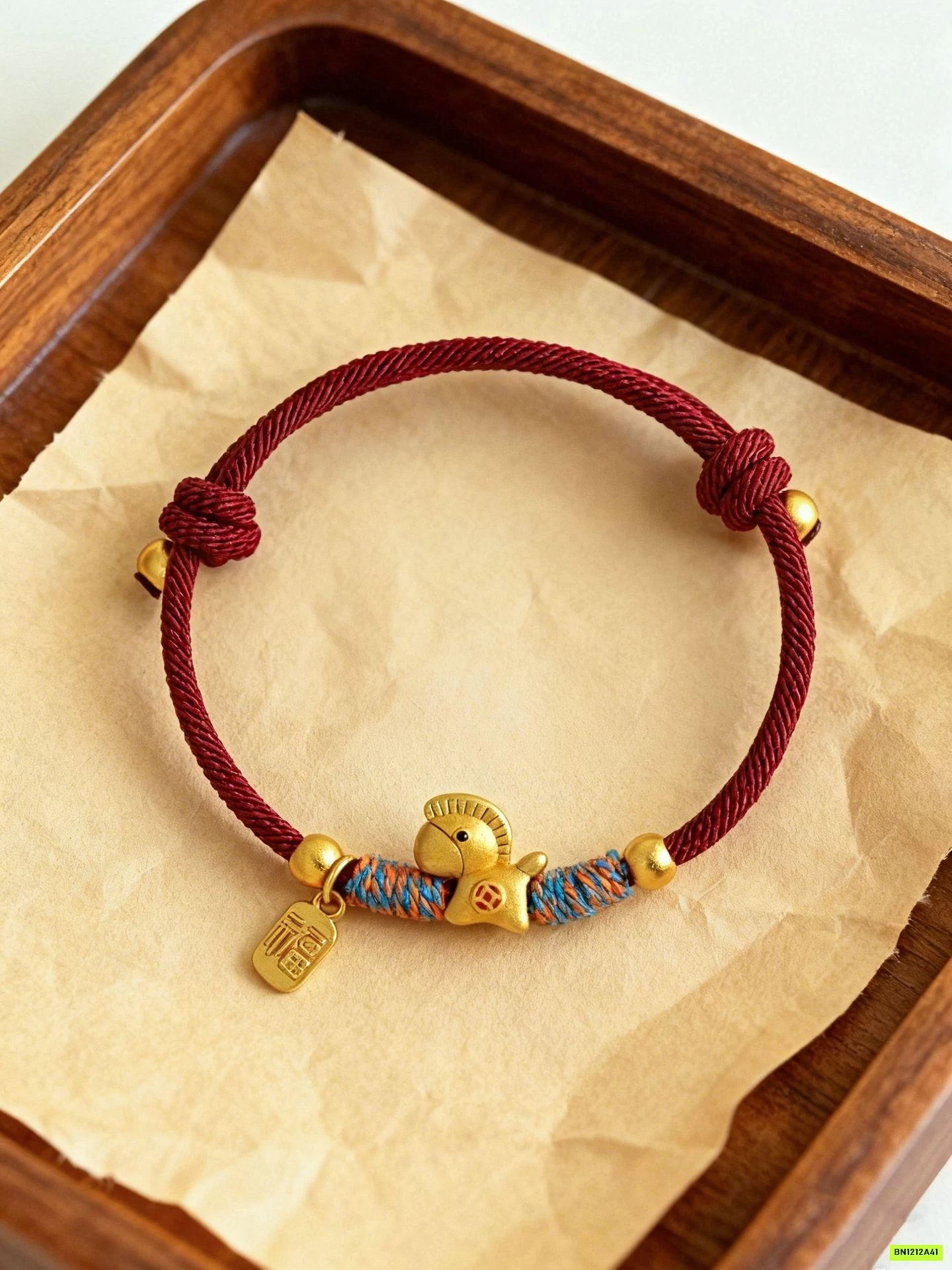 VÒNG TAY CHỈ ĐỎ MAY MẮN