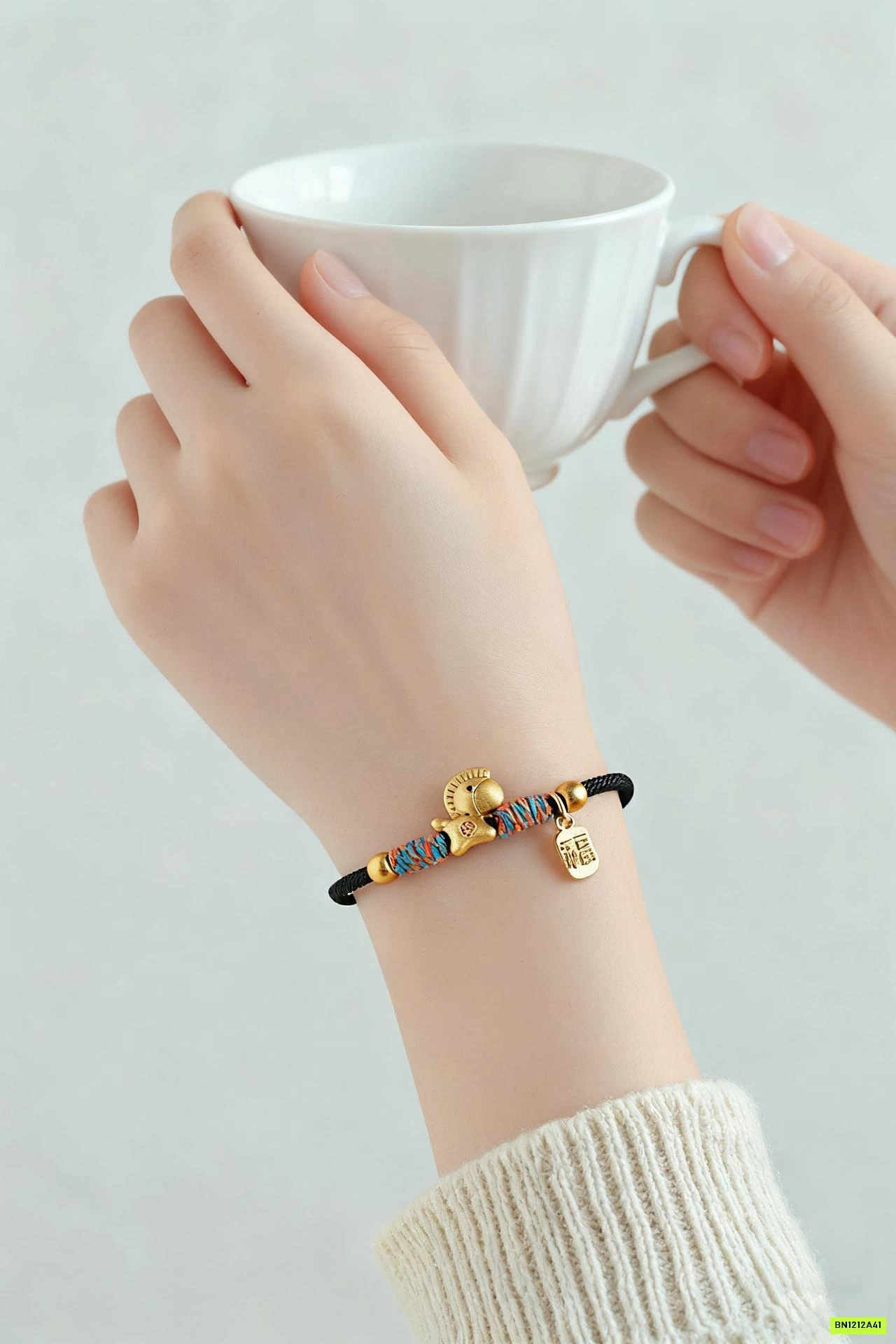 VÒNG TAY CHỈ ĐỎ MAY MẮN