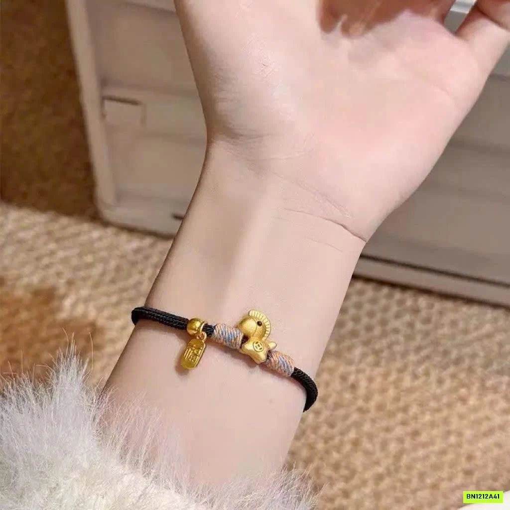 VÒNG TAY CHỈ ĐỎ MAY MẮN