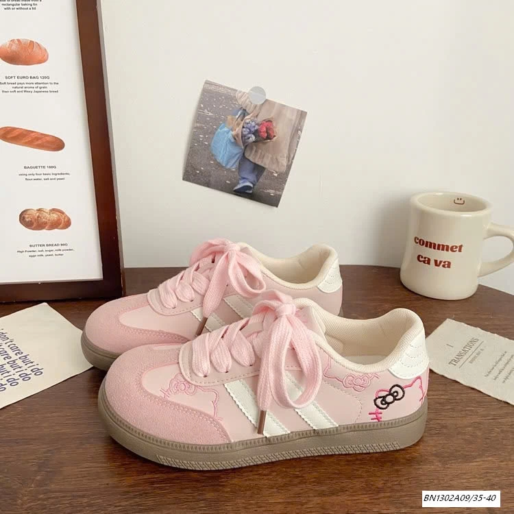 GIÀY THỂ THAO THÊU KITTY