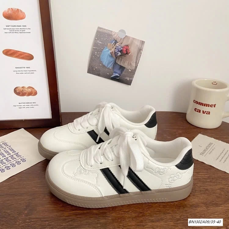 GIÀY THỂ THAO THÊU KITTY