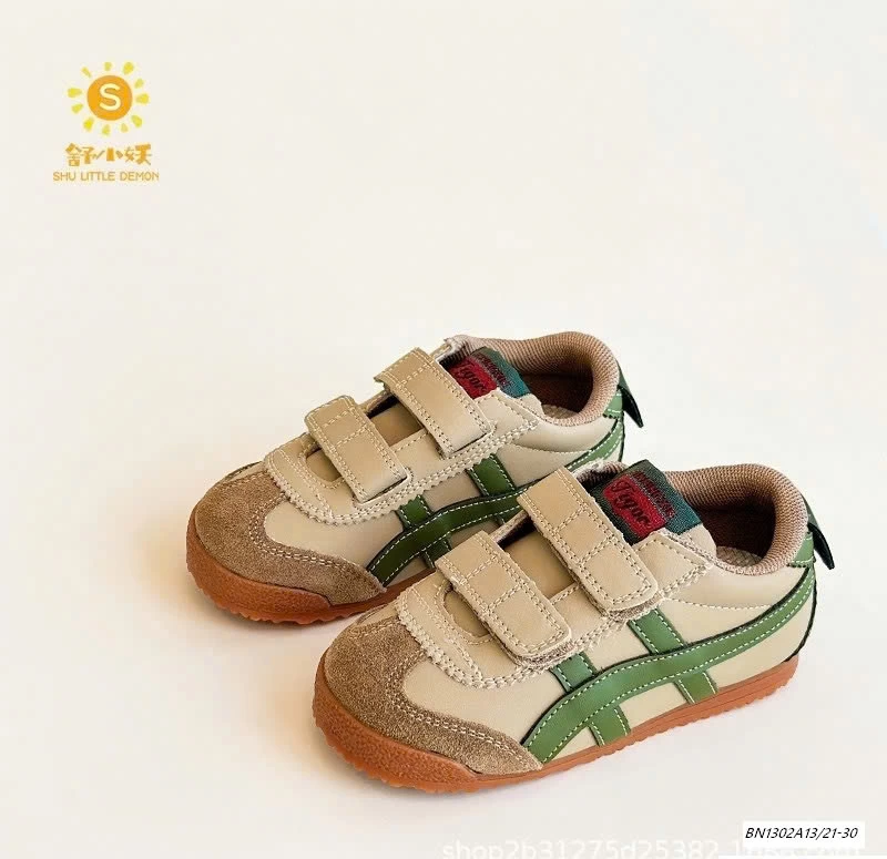 GIÀY THỂ THAO SỌC MÀU