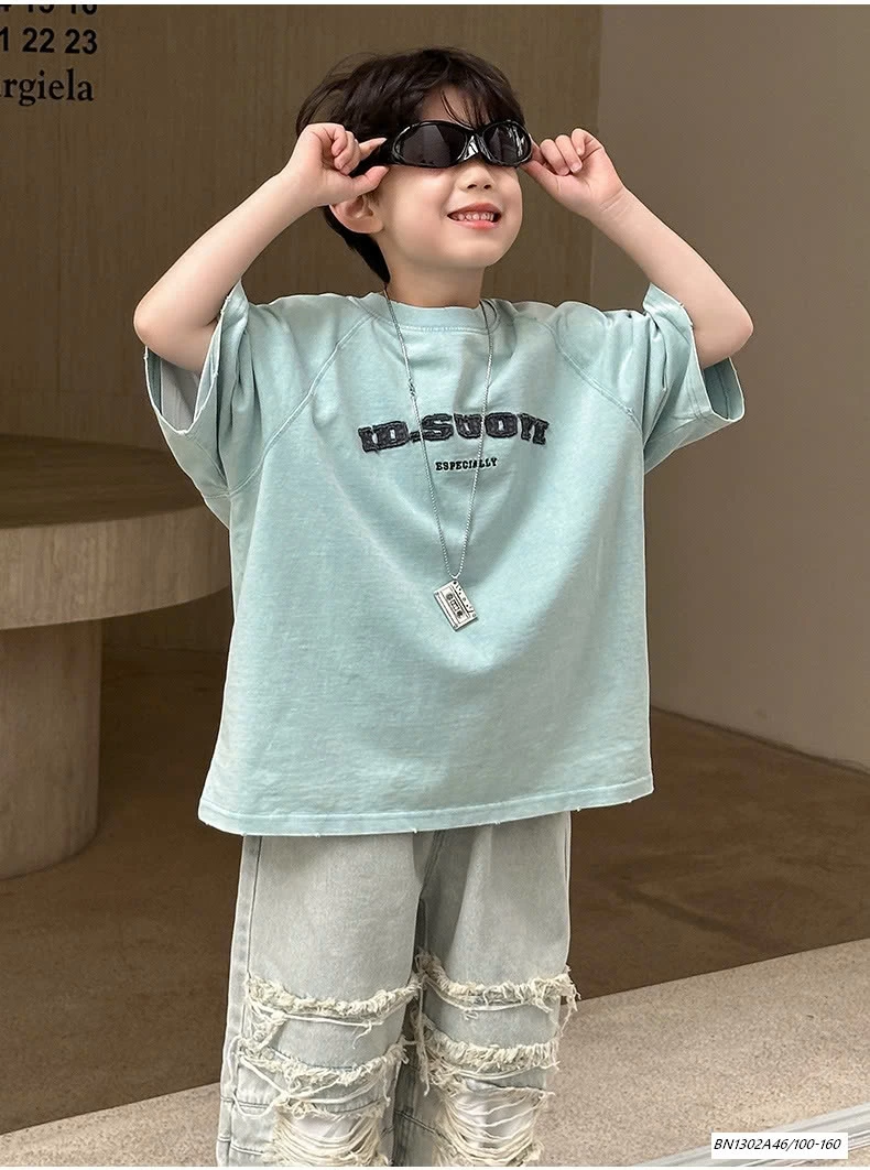 ÁO THÊU CHỮ MIX JEANS SUÔNG RÁCH