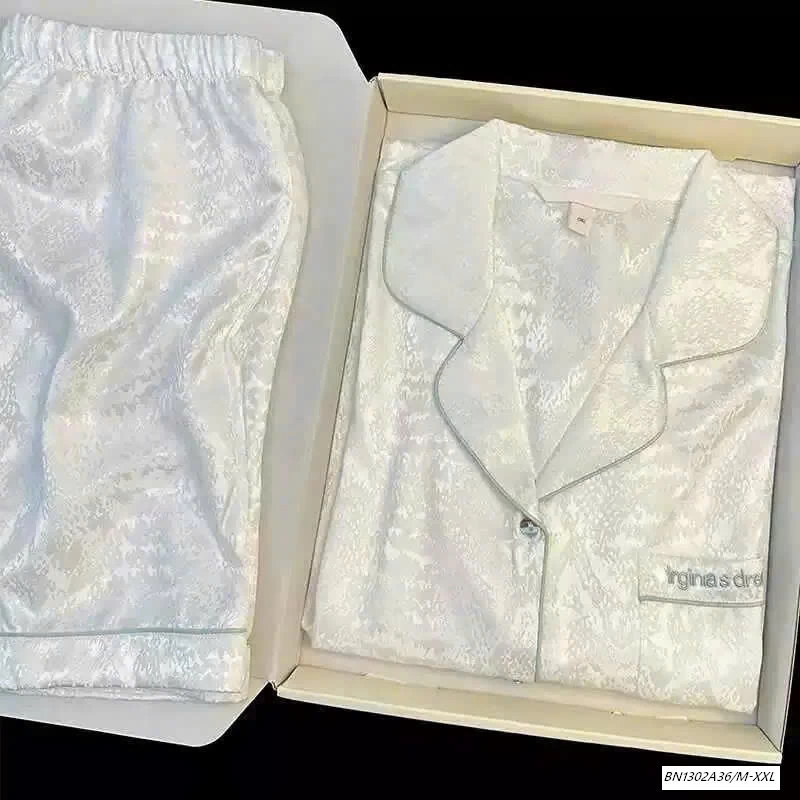 PIZAMA TRẮNG CỘC NHÁM