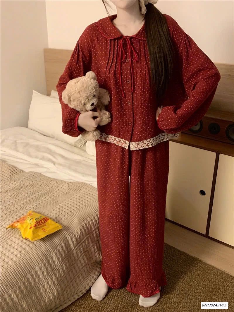 PIZAMA ĐỎ CHẤM BI