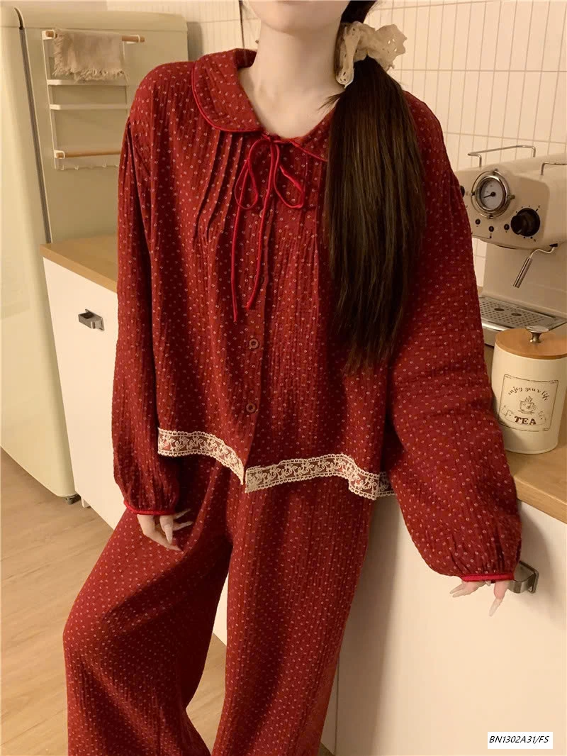 PIZAMA ĐỎ CHẤM BI