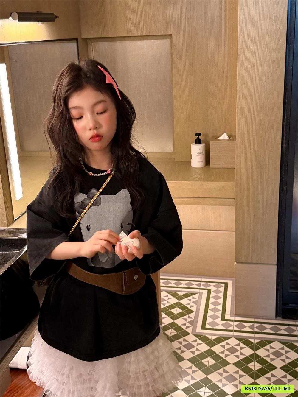 ÁO THUN ĐEN KITTY DÁNG RỘNG
