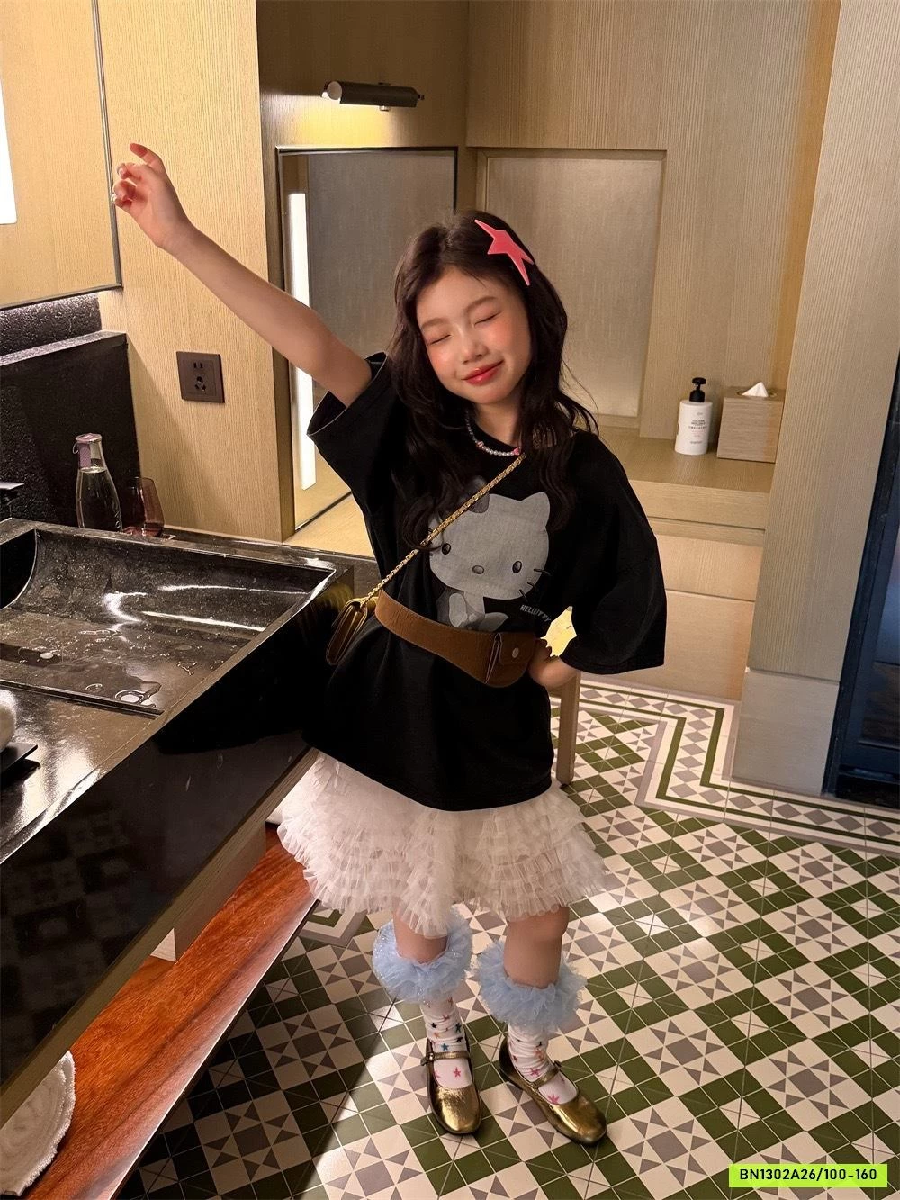 ÁO THUN ĐEN KITTY DÁNG RỘNG