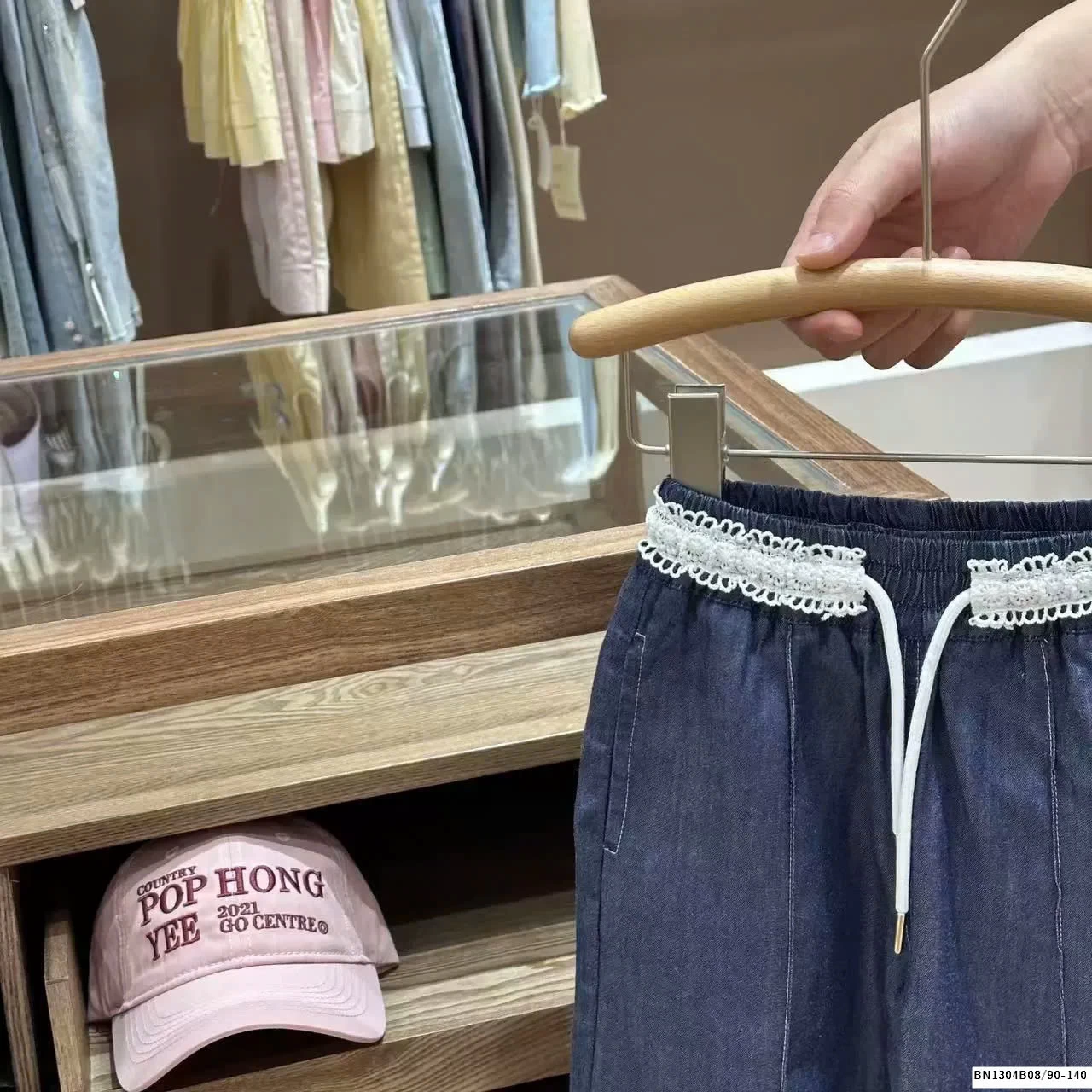 QUẦN JEANS CAP PHỐI REN BÉ GÁI