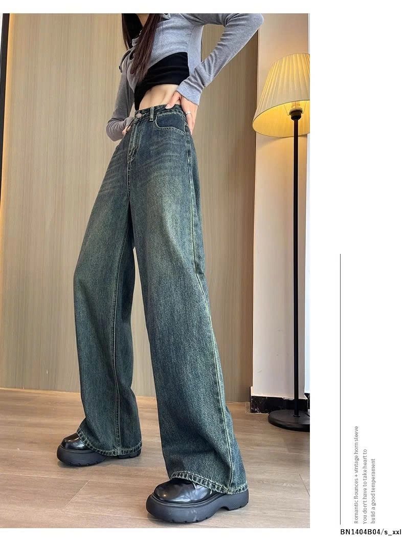 QUẦN JEAN SUÔNG GẤU IN HOA