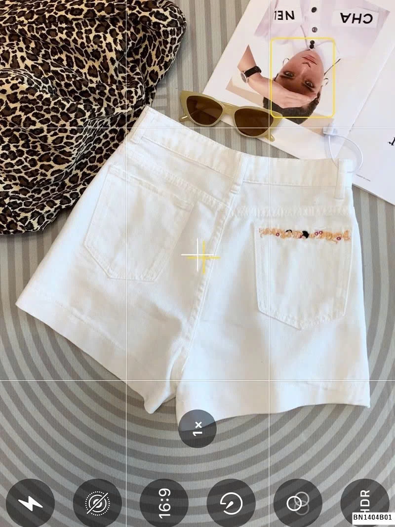 QUẦN SHORT JEAN TRẮNG