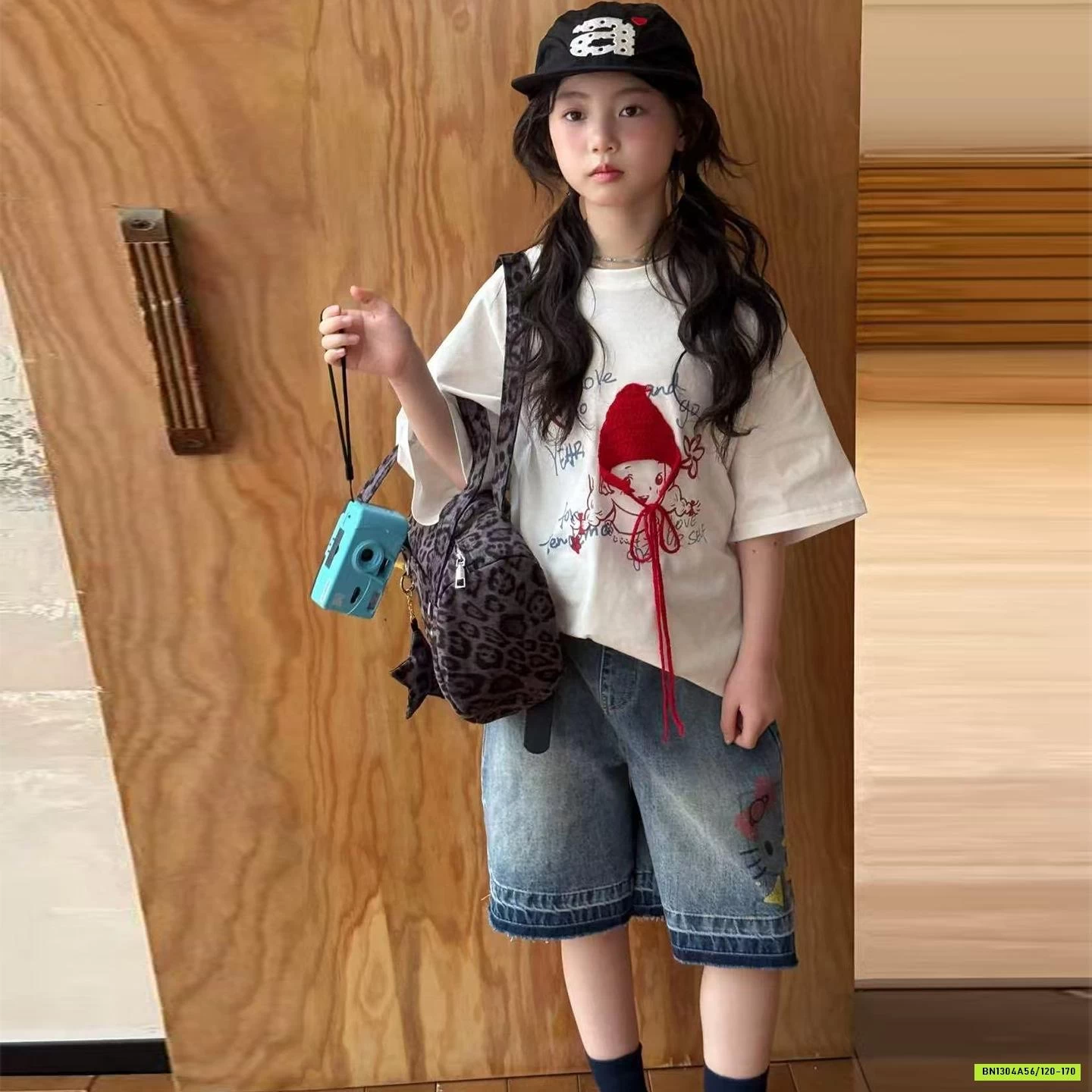 ÁO THUN CÔ GÁI MŨ ĐỎ SZ ĐẠI