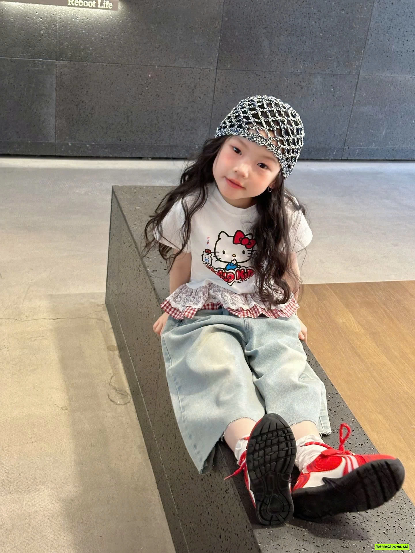 ÁO KITTY MIX JEANS ỐNG RỘNG