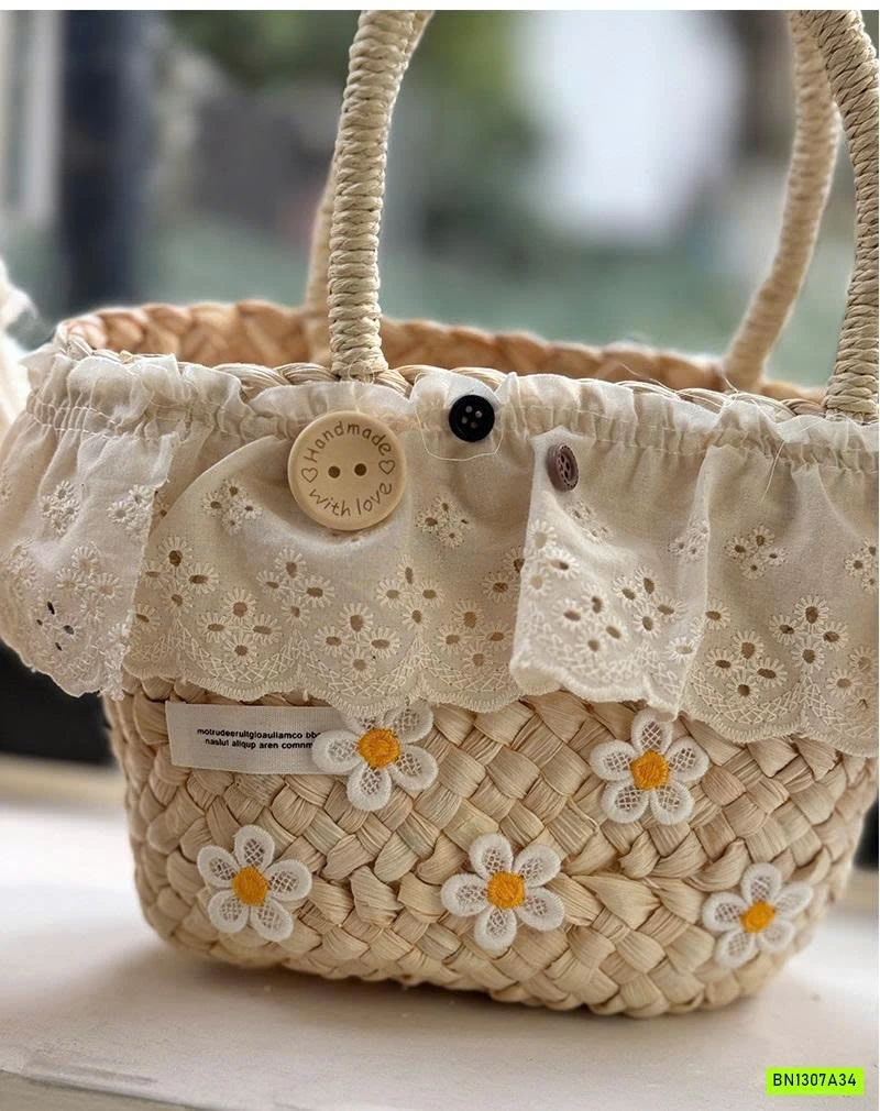 GIỎ CÓI GẮN HOA