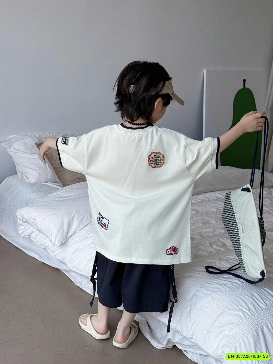 ÁO THUN IN CHỮ SẮC MÀU