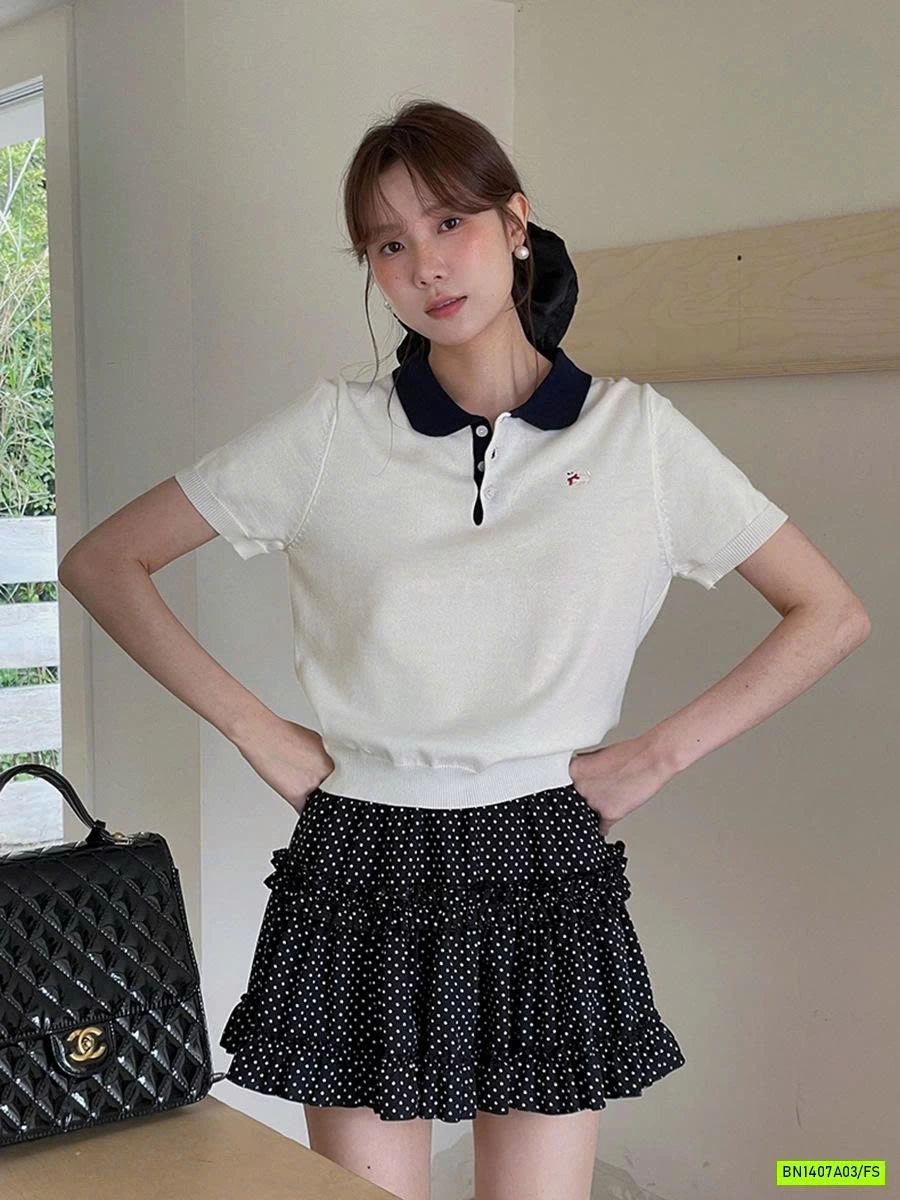 MONTOGHI CỔ SEN THÊU LOGO