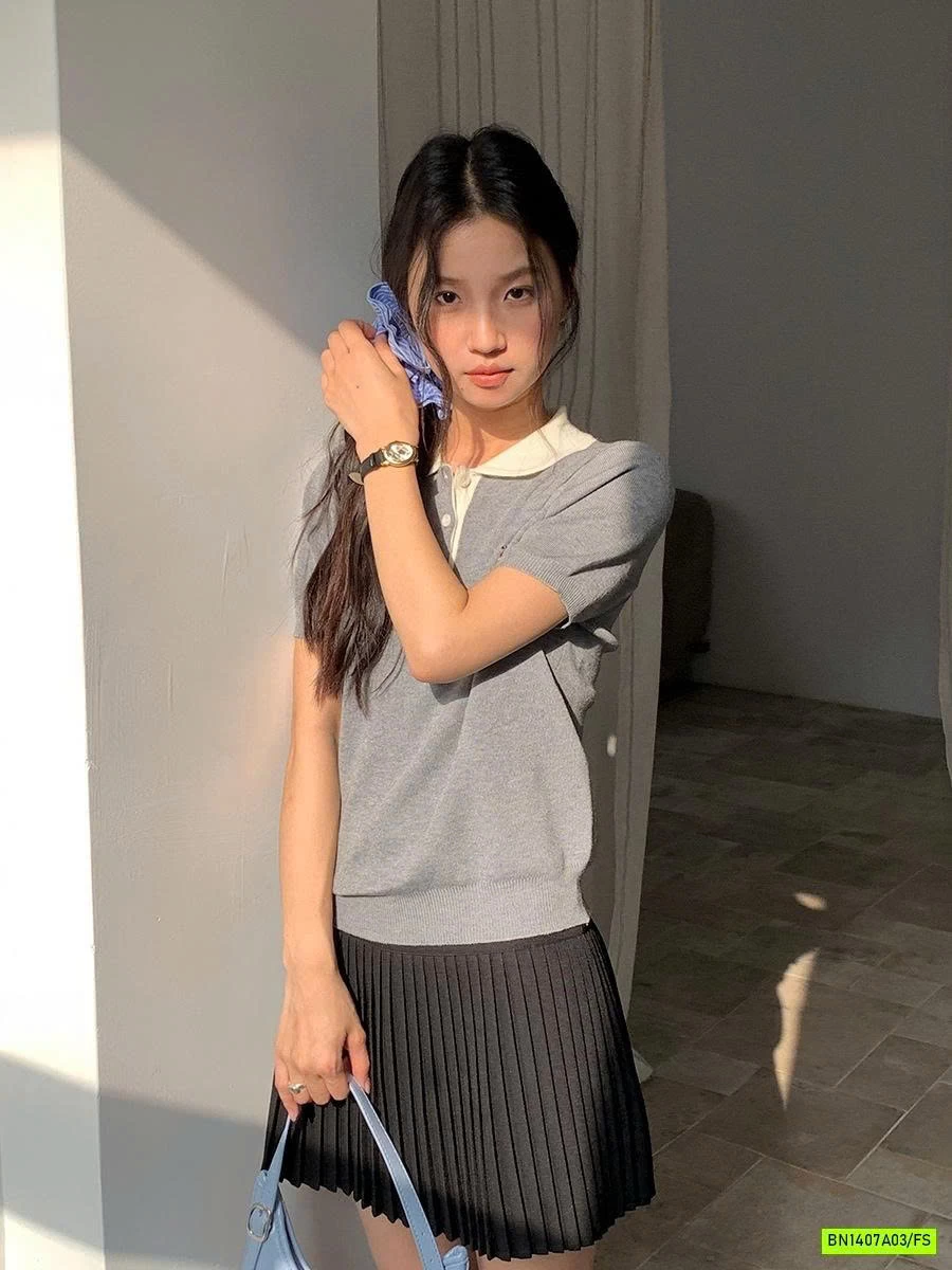 MONTOGHI CỔ SEN THÊU LOGO