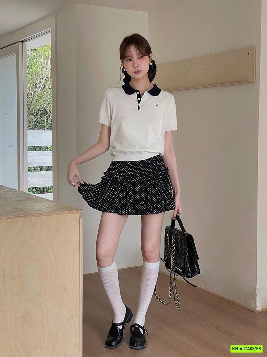 MONTOGHI CỔ SEN THÊU LOGO