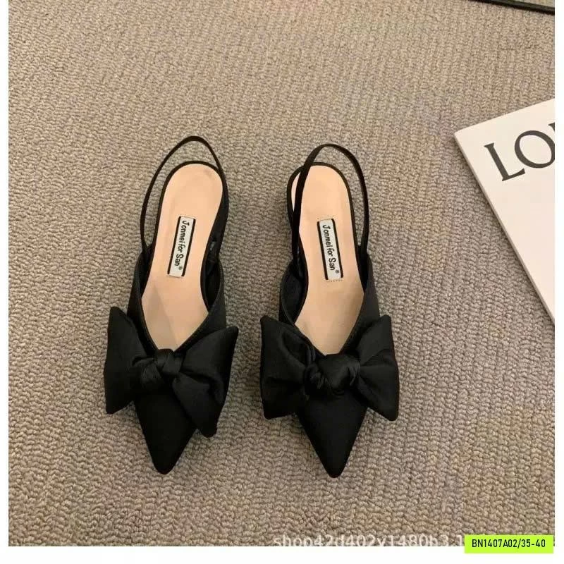 SANDAL MŨI NHỌN ĐÍNH NƠ