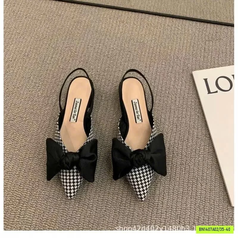 SANDAL MŨI NHỌN ĐÍNH NƠ