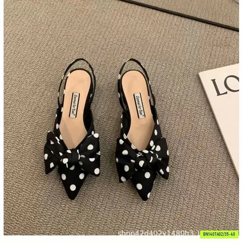 SANDAL MŨI NHỌN ĐÍNH NƠ