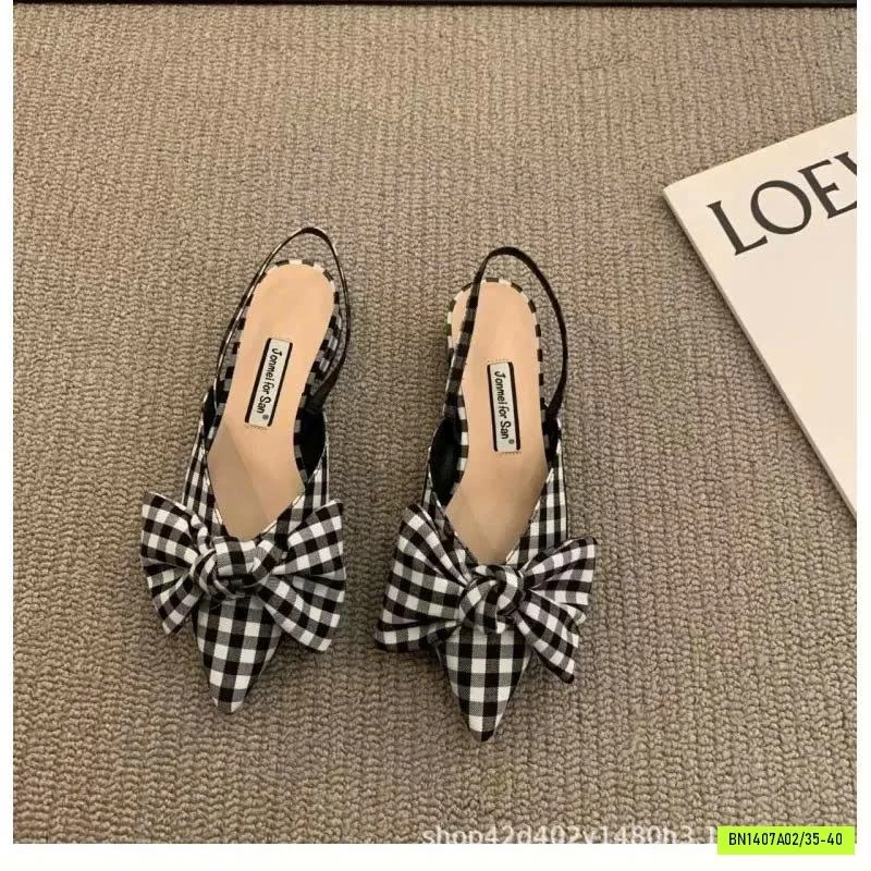 SANDAL MŨI NHỌN ĐÍNH NƠ