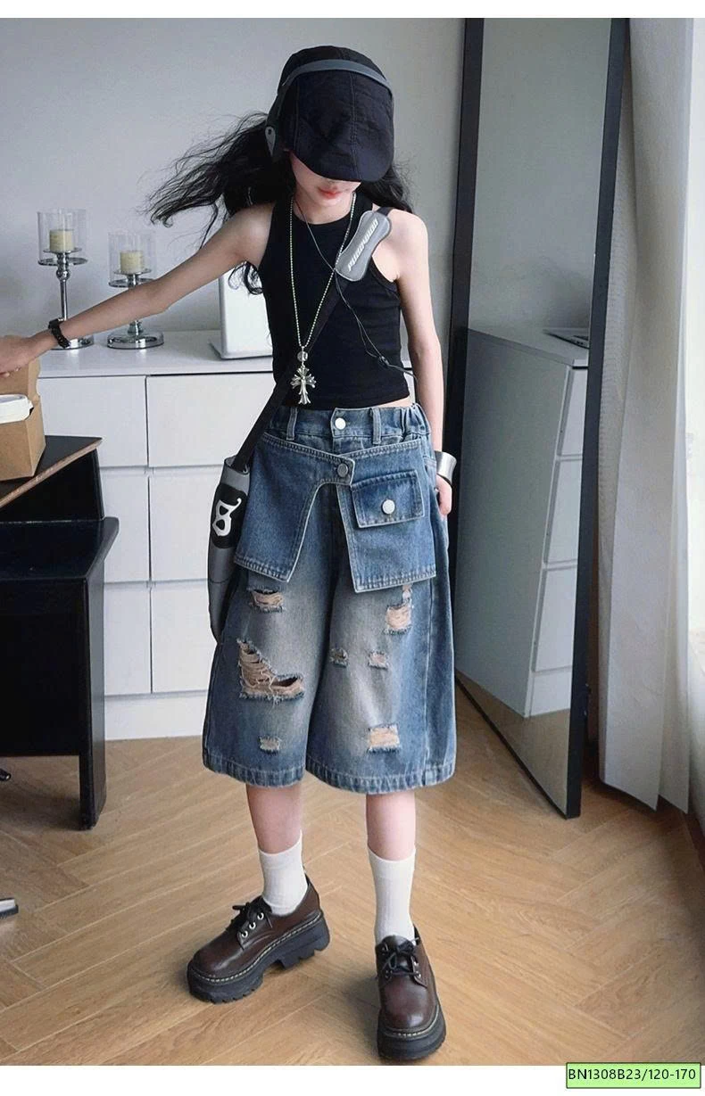 ÁO BALO ĐEN MIX QUẦN JEAN CÁ TÍNH