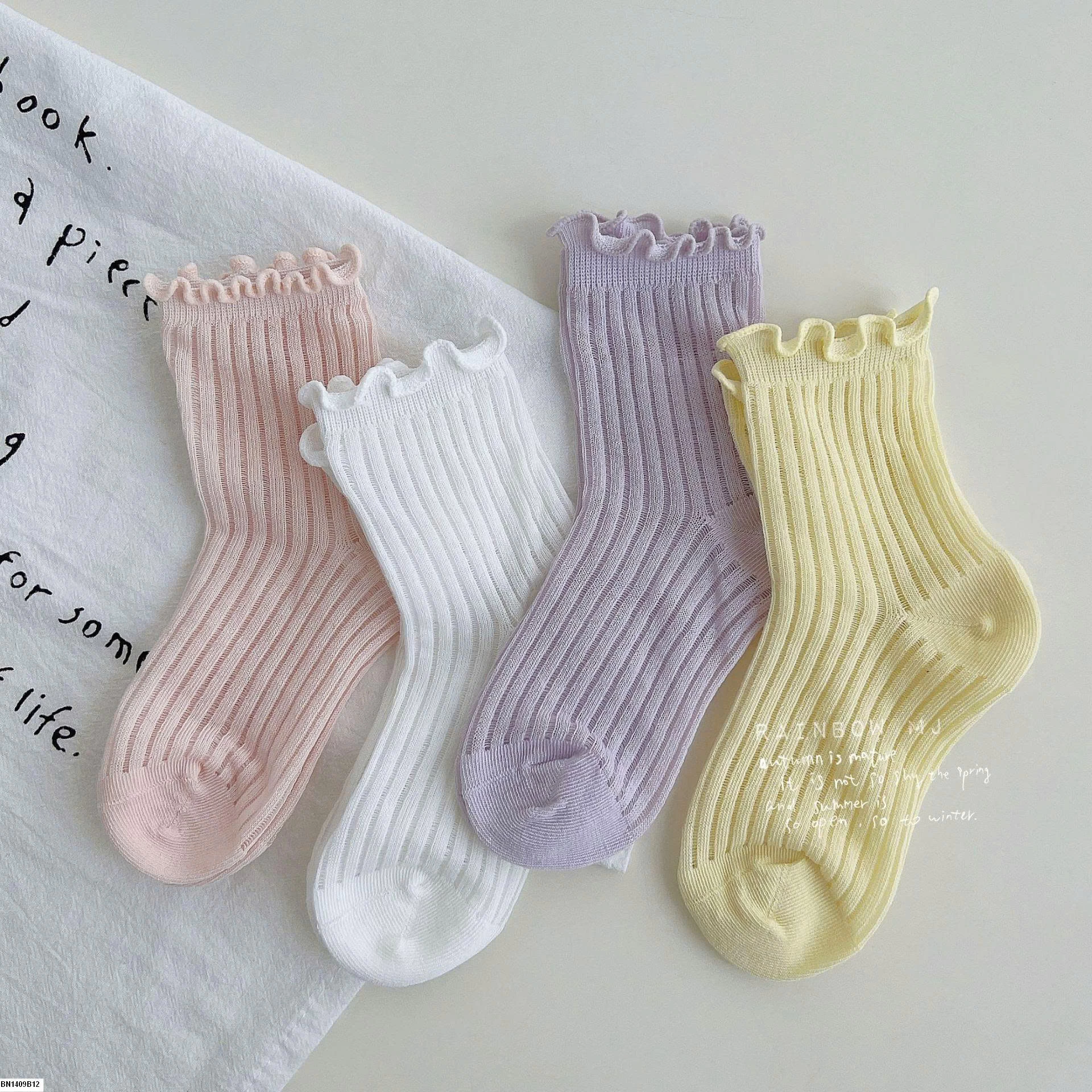 SET 4 ĐÔI TẤT CHO BÉ