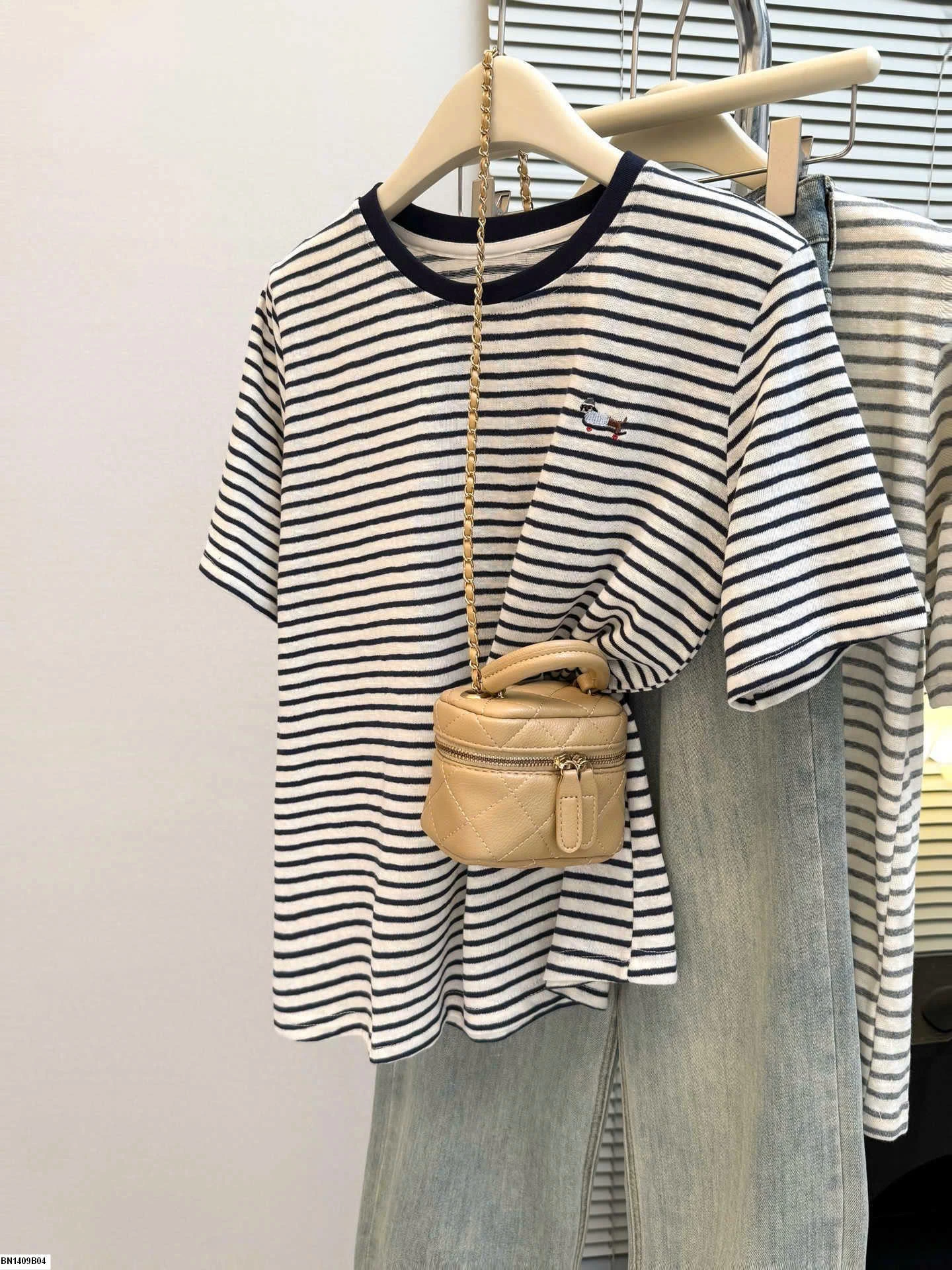 ÁO THUN KẺ THÊU CÚN