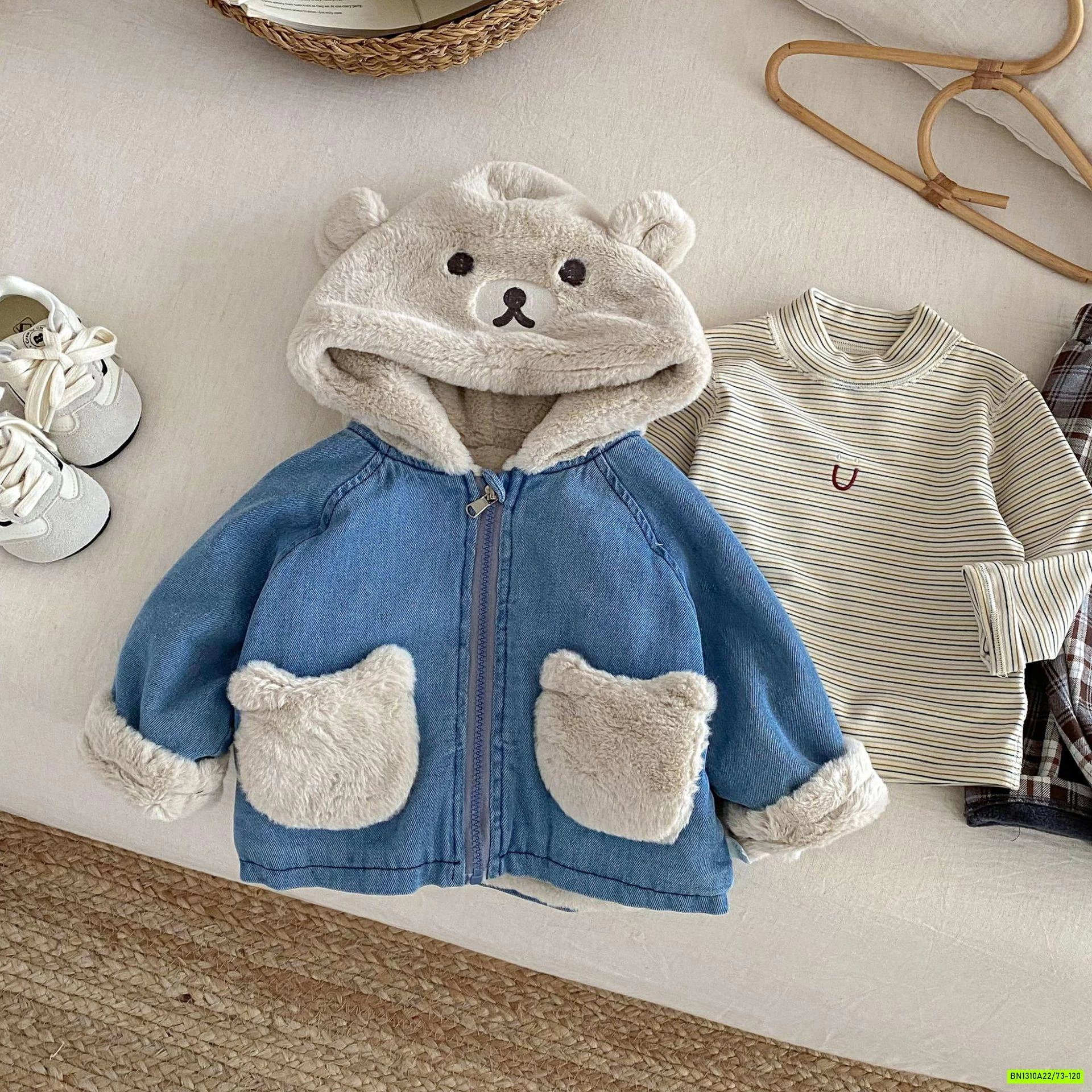 KHOÁC JEANS LÓT LÔNG MŨ GẤU