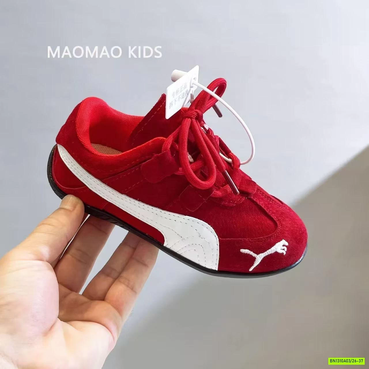 GIÀY THỂ THAO THÊU LOGO