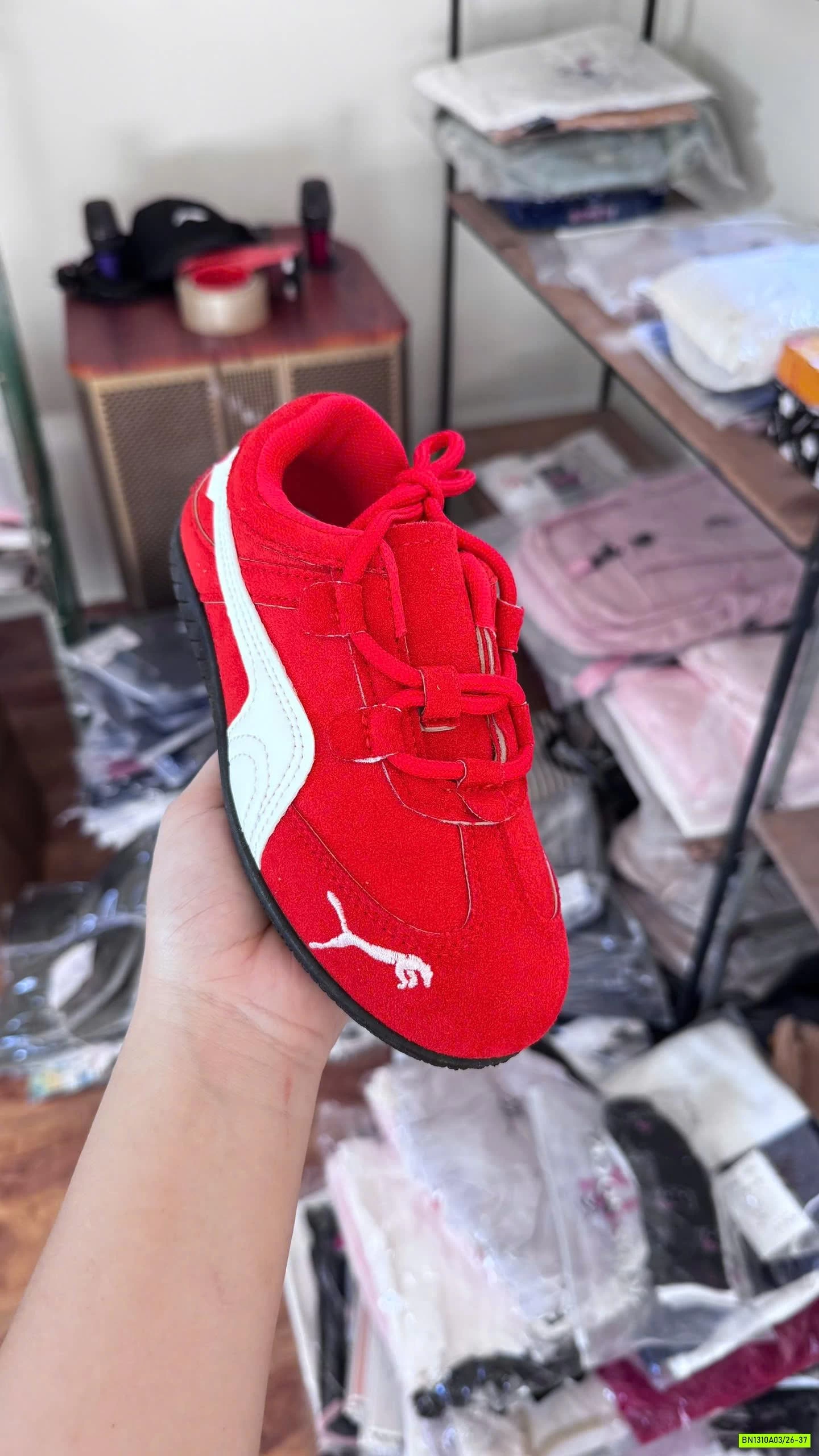 GIÀY THỂ THAO THÊU LOGO