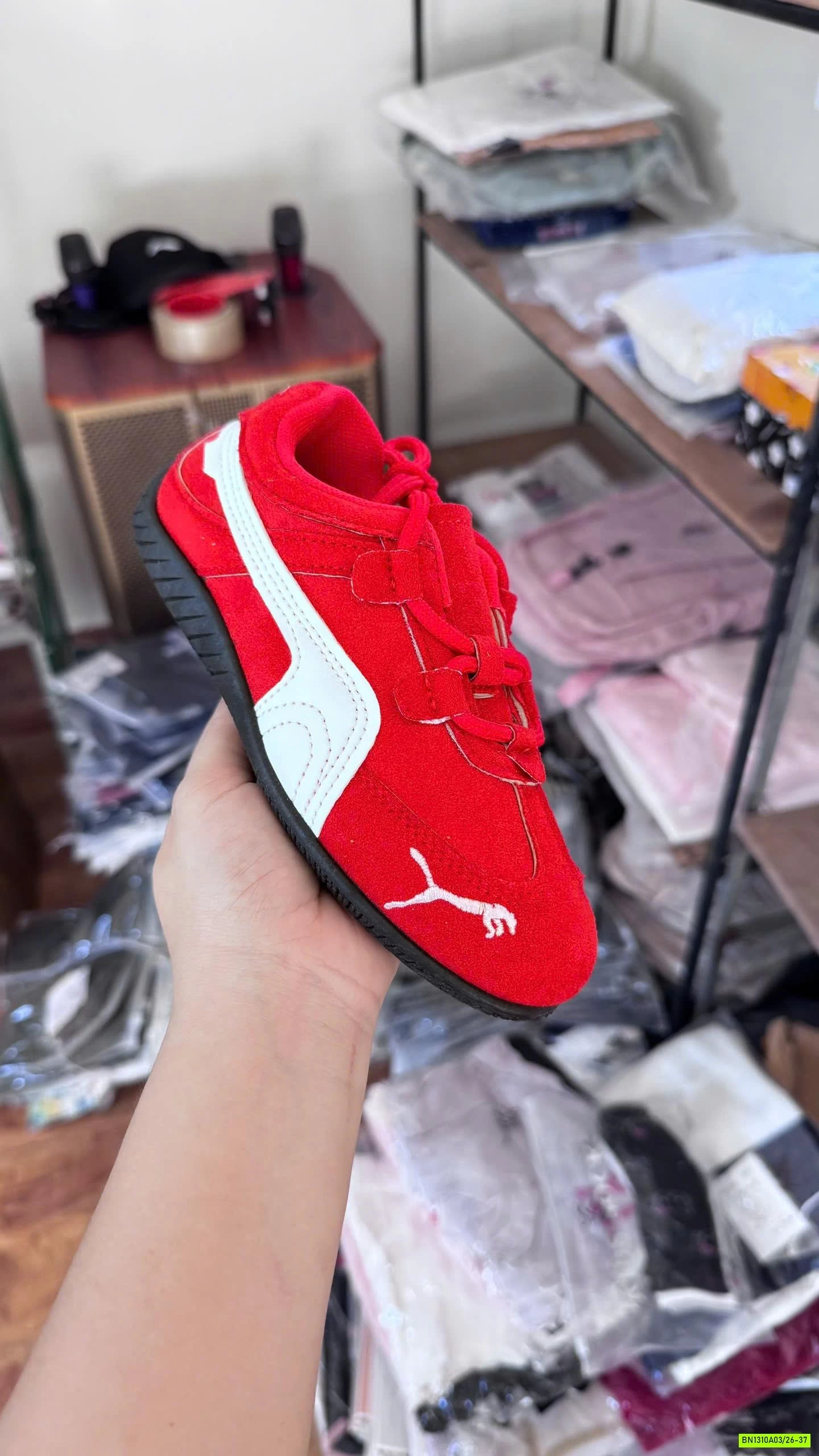 GIÀY THỂ THAO THÊU LOGO