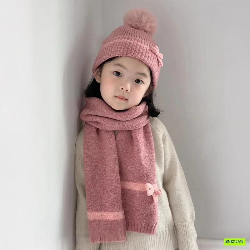 SÉT KHĂN + MŨ LEN GẮN HOA DỄ THƯƠNG