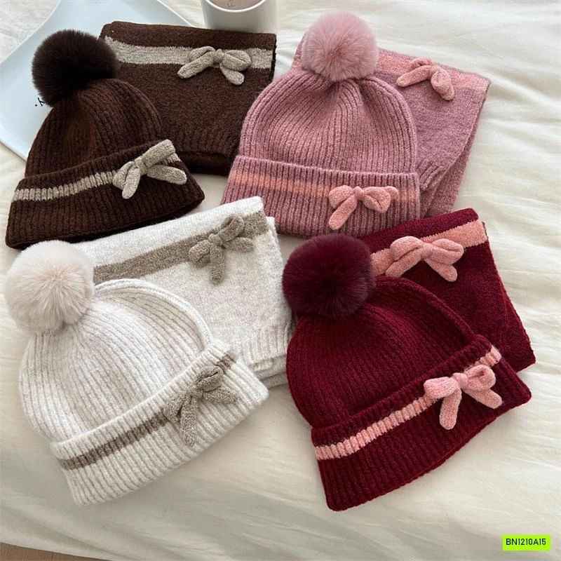 SÉT KHĂN + MŨ LEN GẮN HOA DỄ THƯƠNG