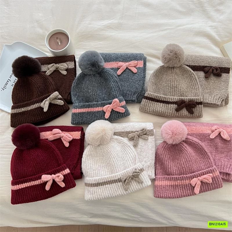 SÉT KHĂN + MŨ LEN GẮN HOA DỄ THƯƠNG