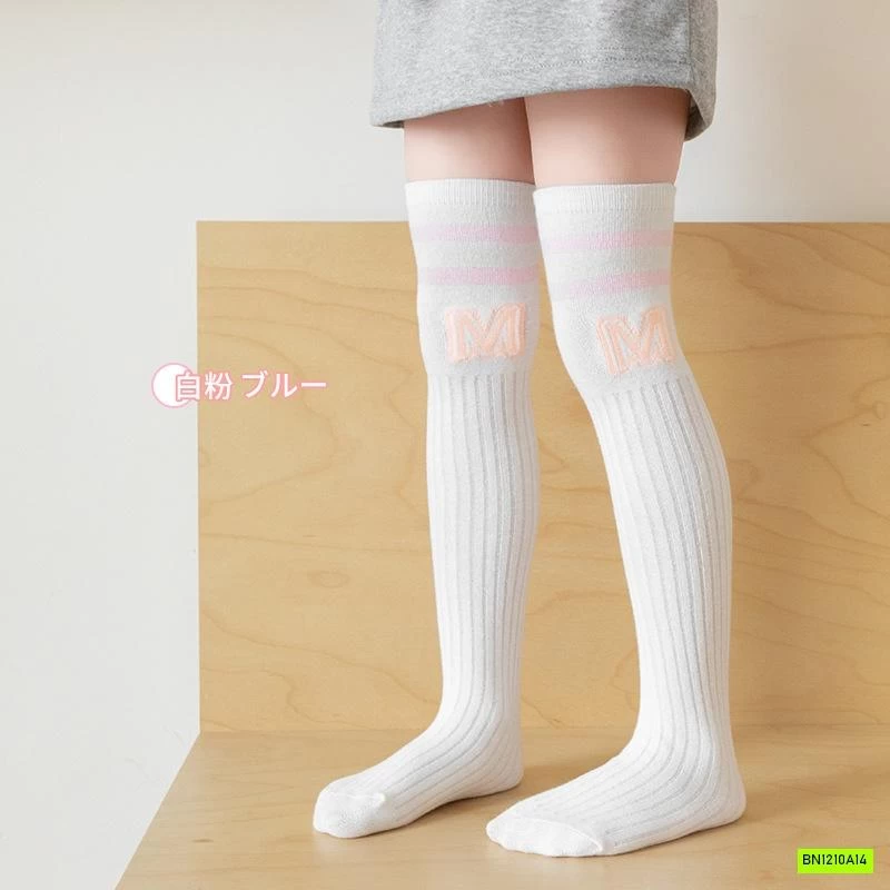 TẤT NGANG GỐI CHỮ M NỮ SINH