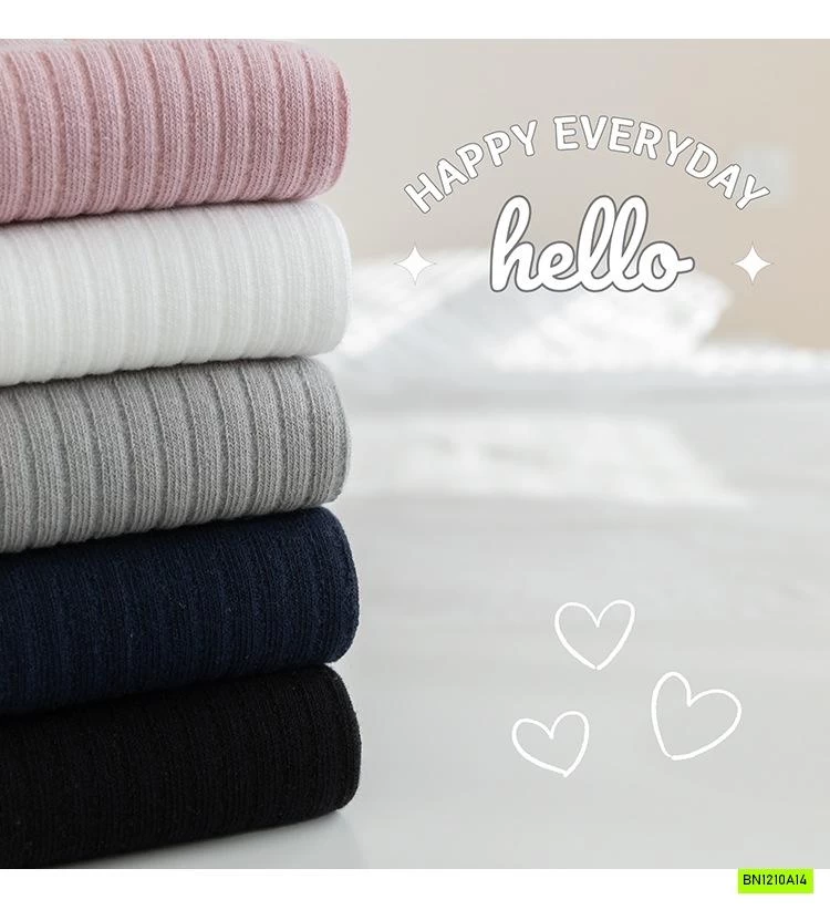 TẤT NGANG GỐI CHỮ M NỮ SINH