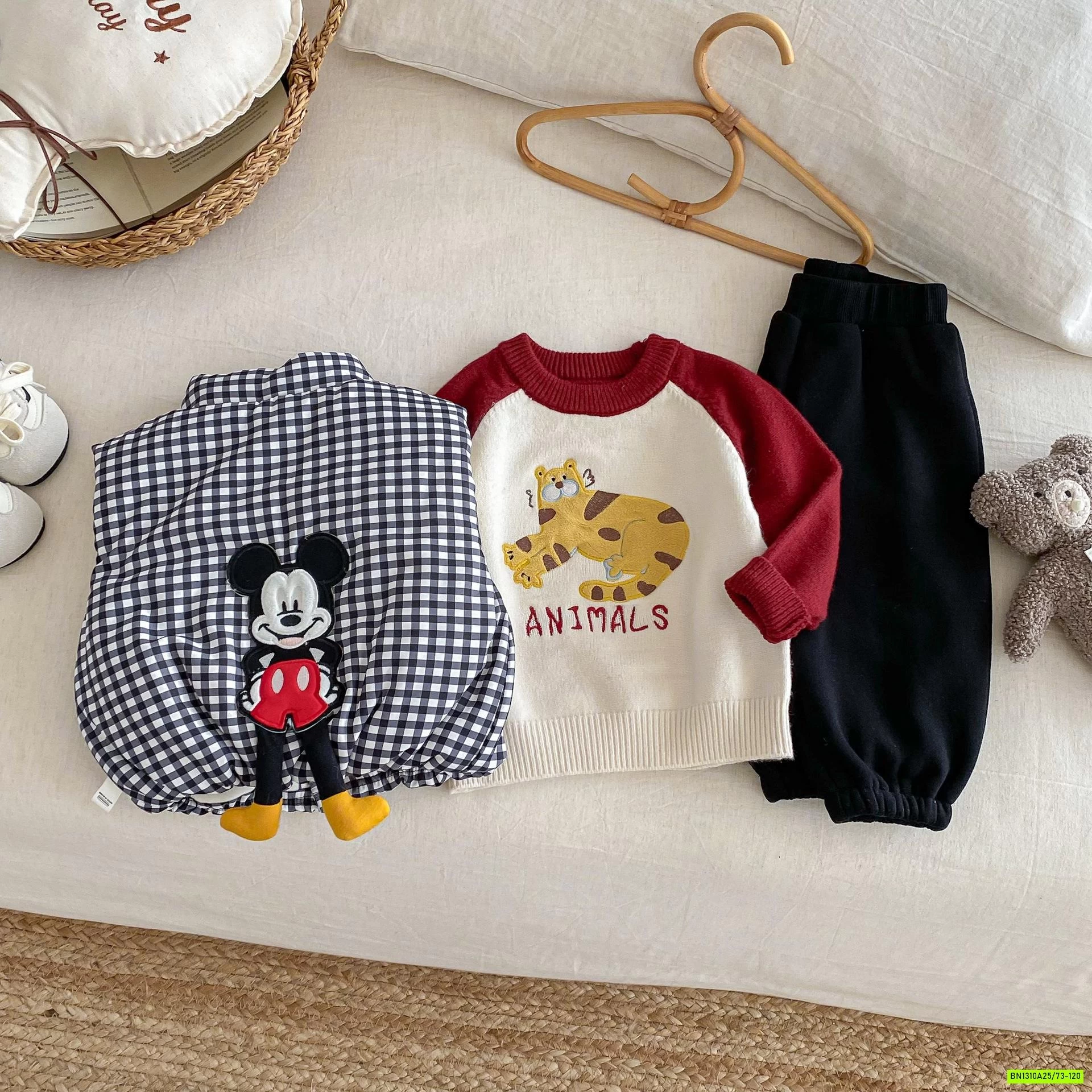 KHOÁC PHAO DISNEY LÓT NHUNG